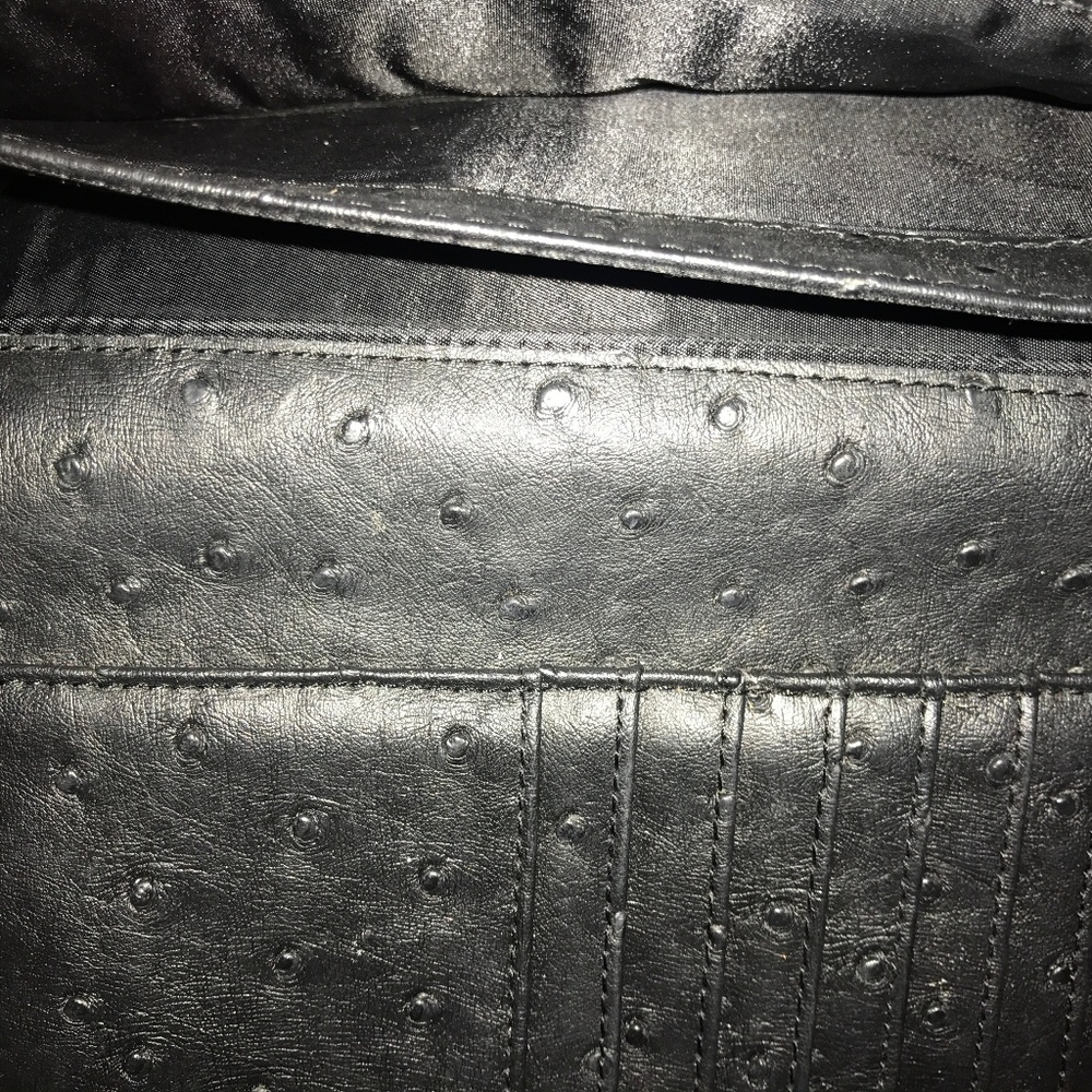 Guess - Picture 3 of 3